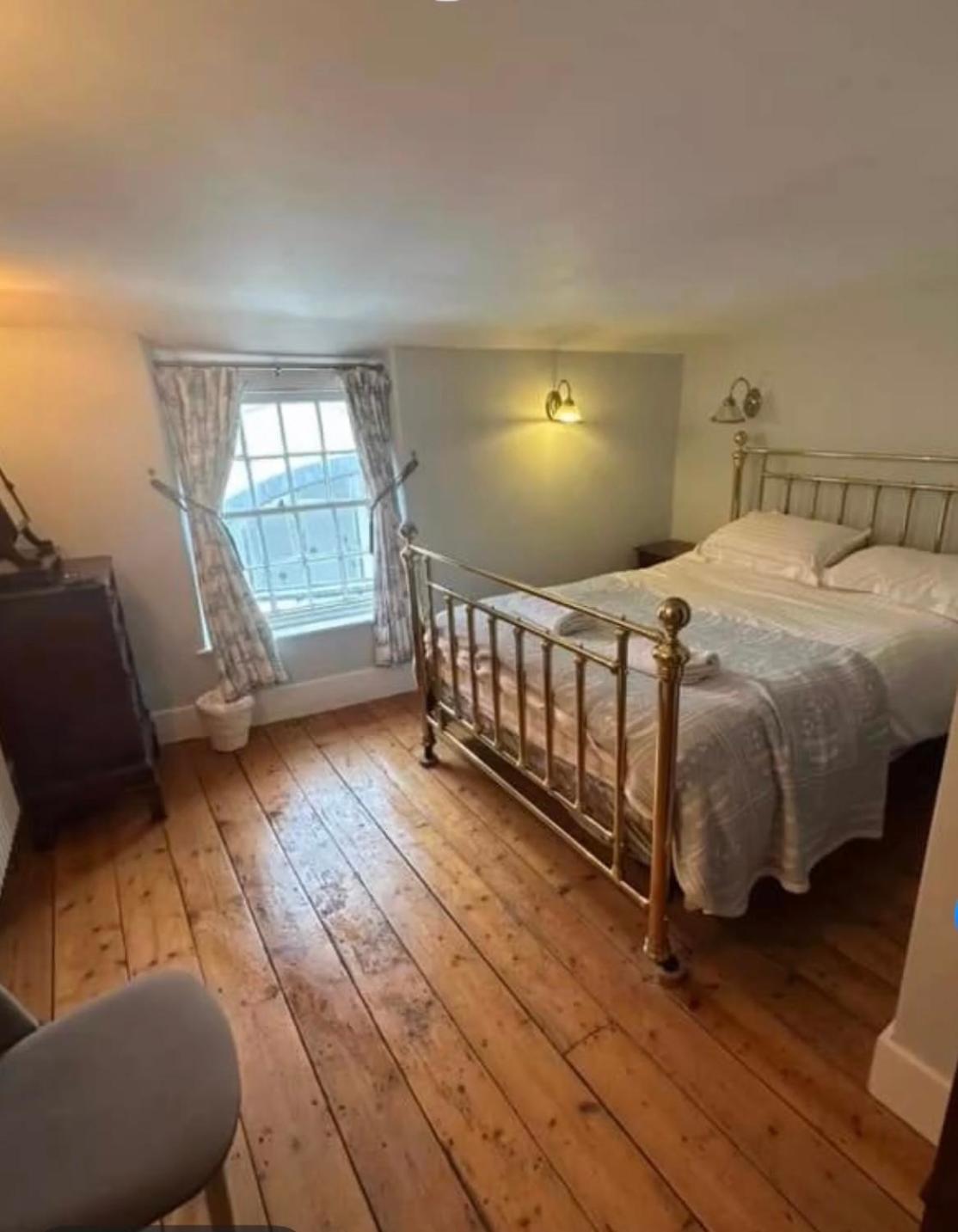 Little Monmouth 4 Bedroom Cottage, Old Town Lyme Regis, Dog Friendly And Parking Exterior foto