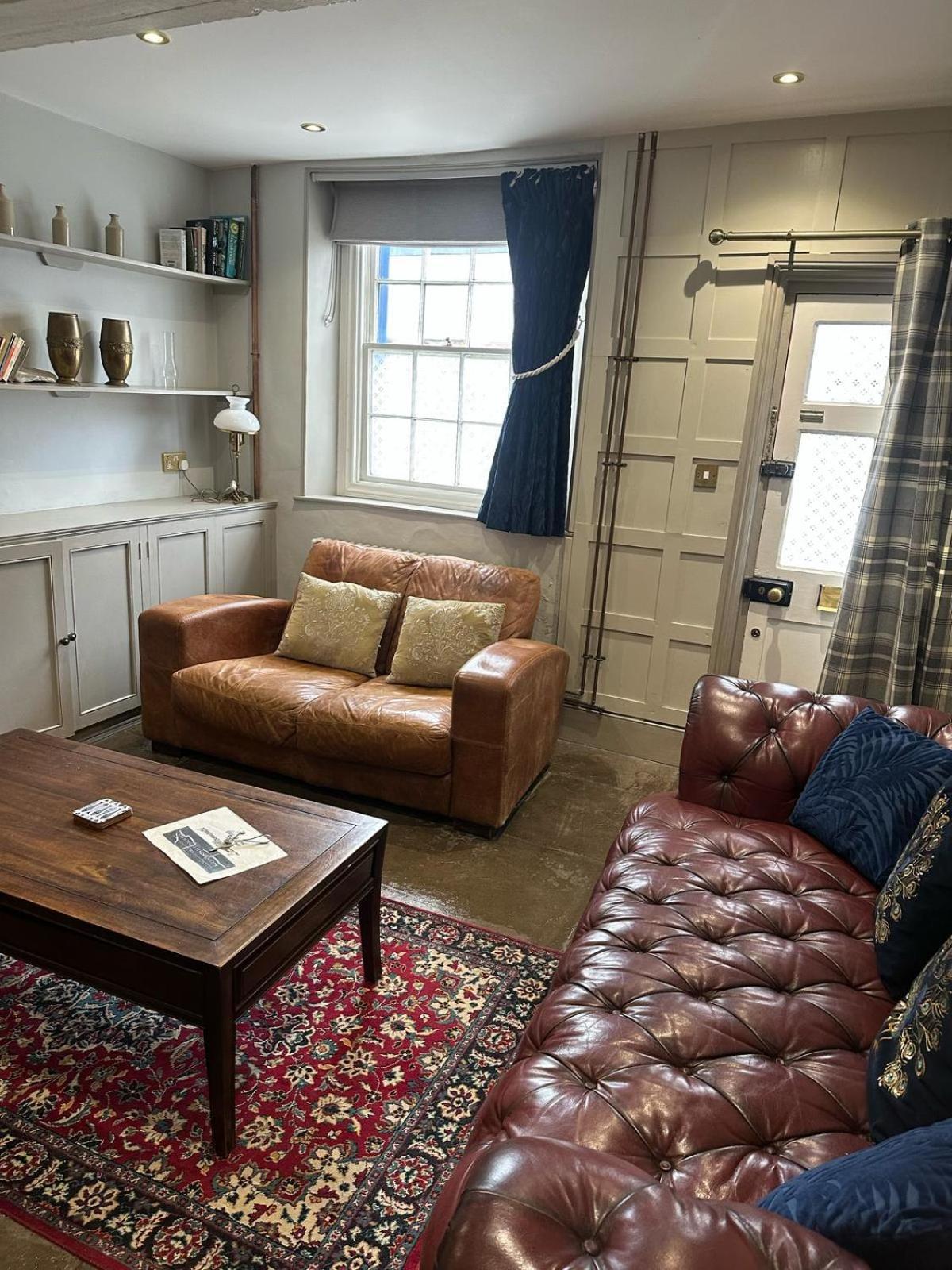 Little Monmouth 4 Bedroom Cottage, Old Town Lyme Regis, Dog Friendly And Parking Exterior foto